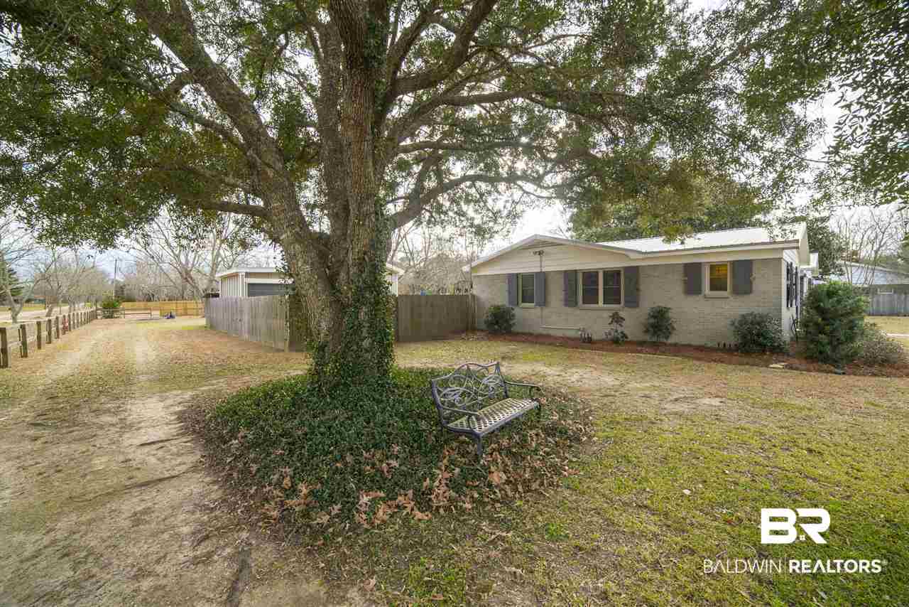 8638 County Road 34 Fairhope, AL 36532 - Photo 37 of 42 Front Side Yard
