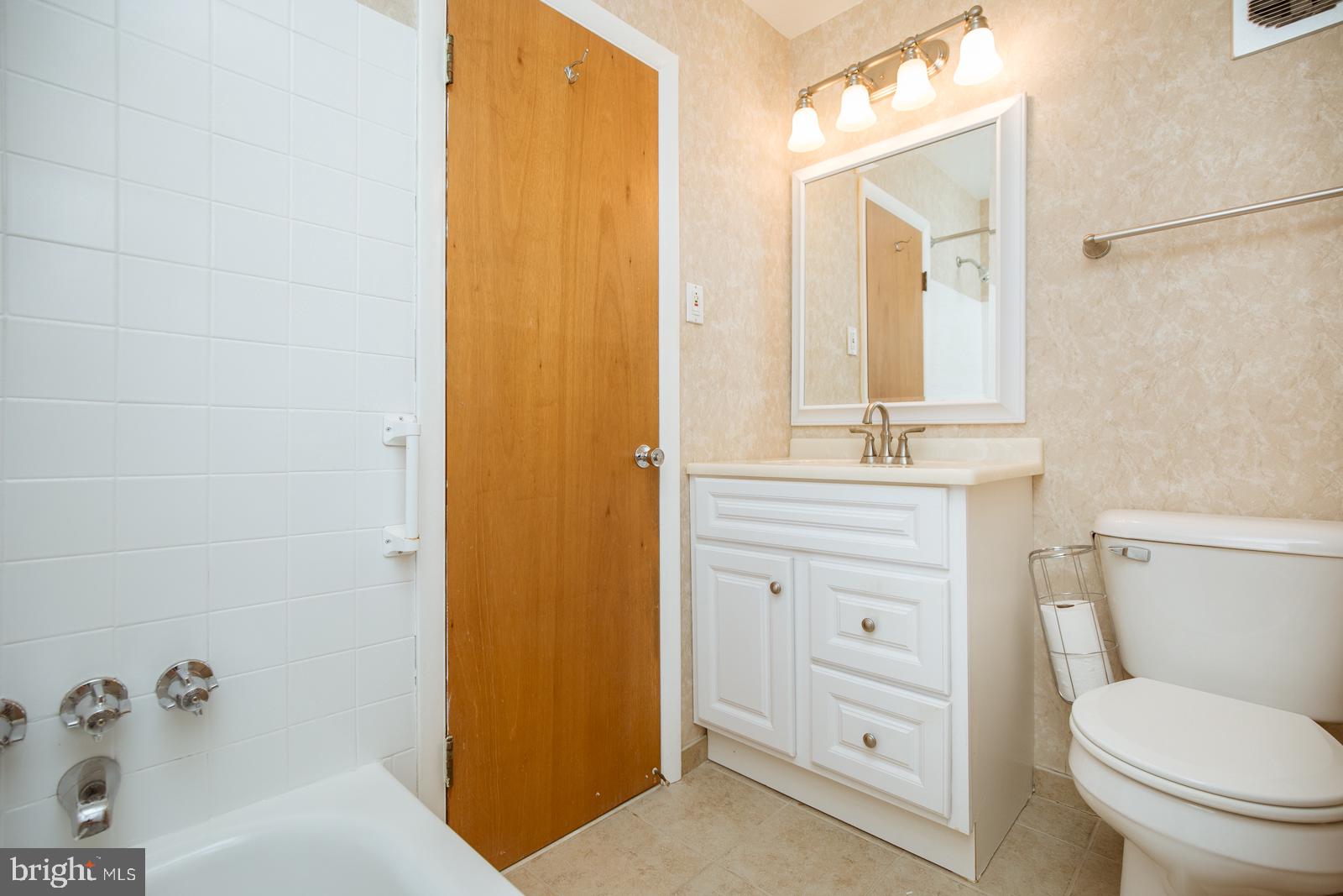137 Greendale Road Philadelphia, PA 19154 - Photo 14 of 34