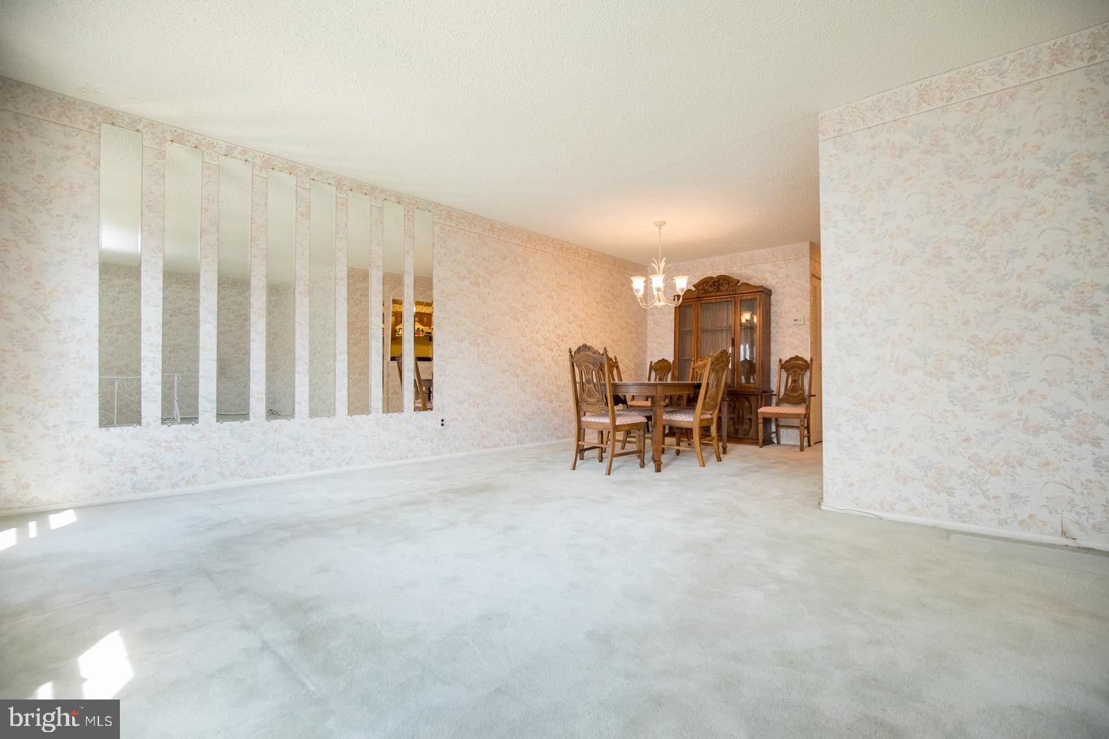 137 Greendale Road Philadelphia, PA 19154 - Photo 6 of 34
