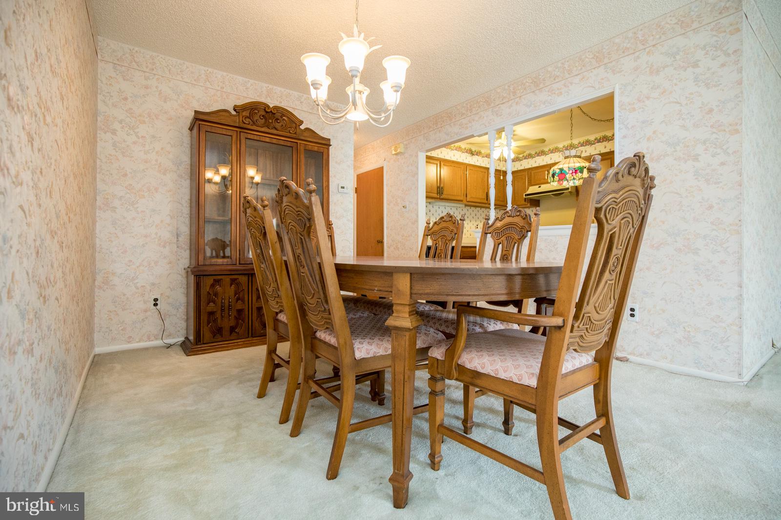 137 Greendale Road Philadelphia, PA 19154 - Photo 8 of 34