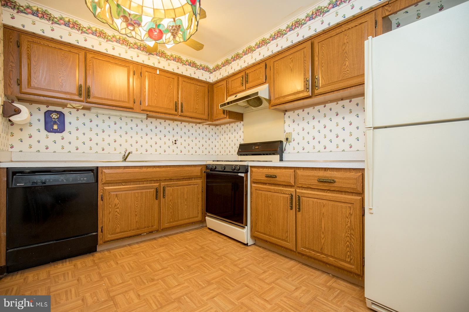 137 Greendale Road Philadelphia, PA 19154 - Photo 9 of 34