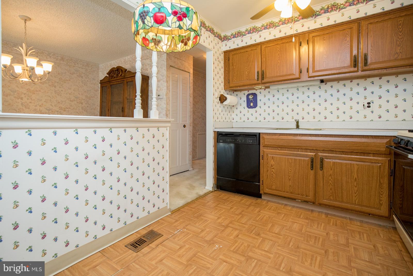 137 Greendale Road Philadelphia, PA 19154 - Photo 10 of 34