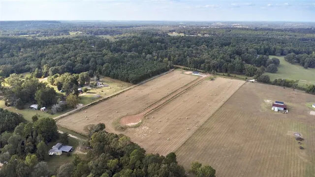 $324,285 | 869 Private Road 3168, Gilmer, TX 75644