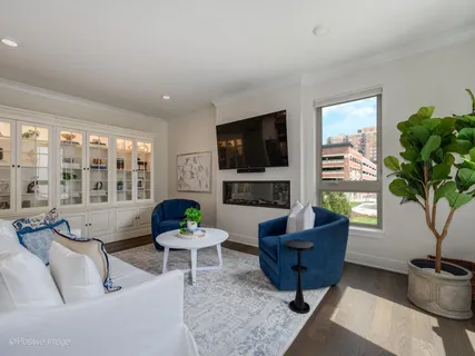 $950,000 | 37 South Chestnut Avenue, Arlington Heights, IL 60005