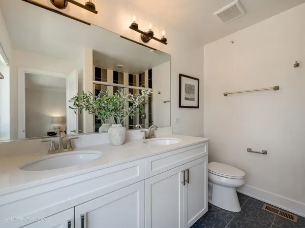 $950,000 | 37 South Chestnut Avenue, Arlington Heights, IL 60005