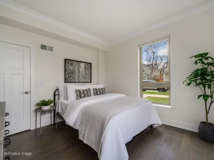 $950,000 | 37 South Chestnut Avenue, Arlington Heights, IL 60005