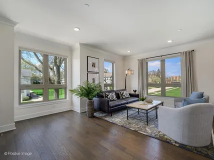 $950,000 | 37 South Chestnut Avenue, Arlington Heights, IL 60005