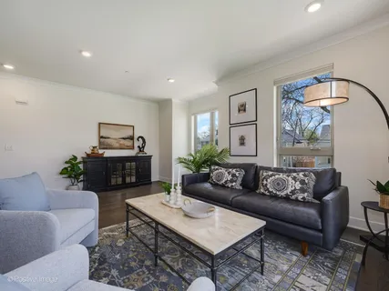 $950,000 | 37 South Chestnut Avenue, Arlington Heights, IL 60005