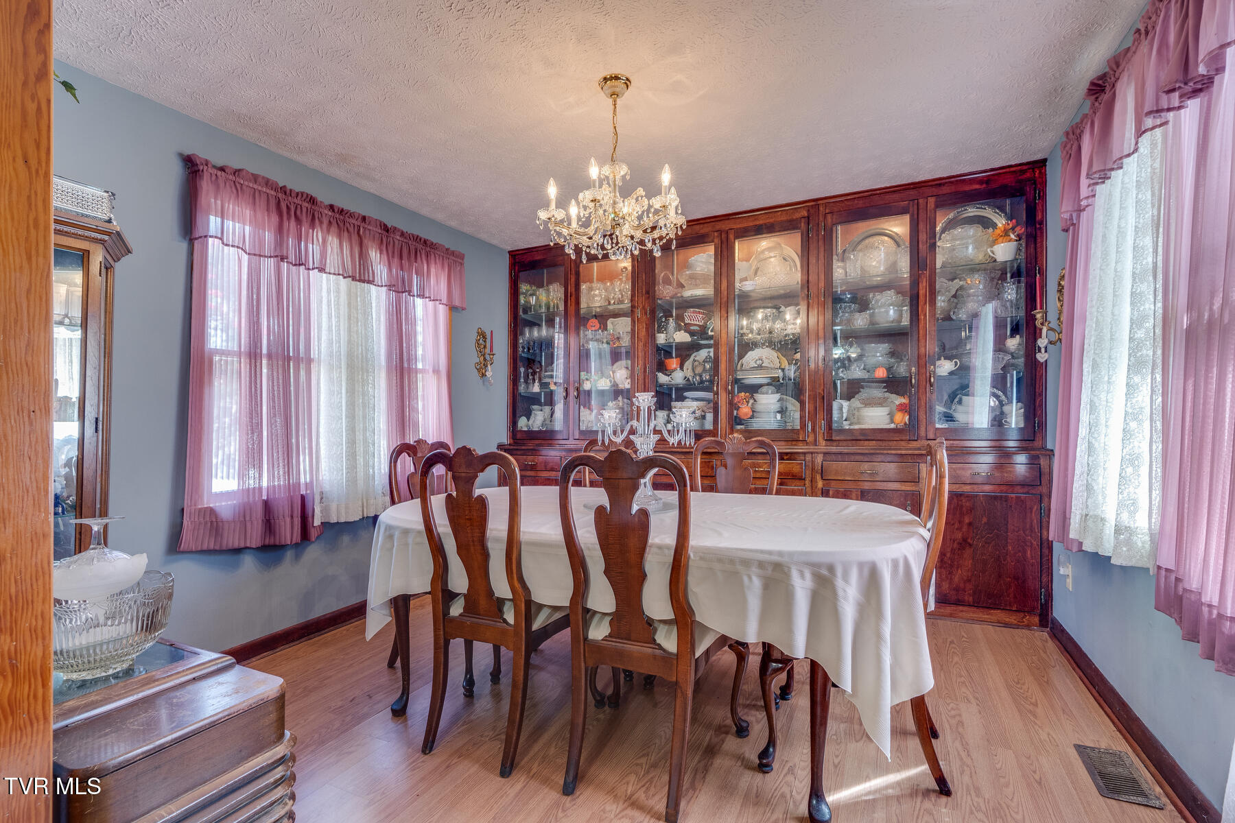 363 Cooks Valley Road Kingsport, TN 37664 - Photo 13 of 35 009