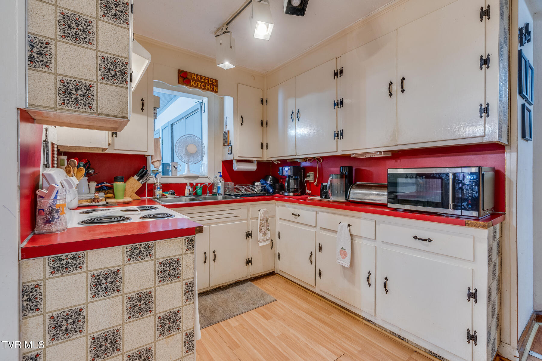 363 Cooks Valley Road Kingsport, TN 37664 - Photo 14 of 35 010