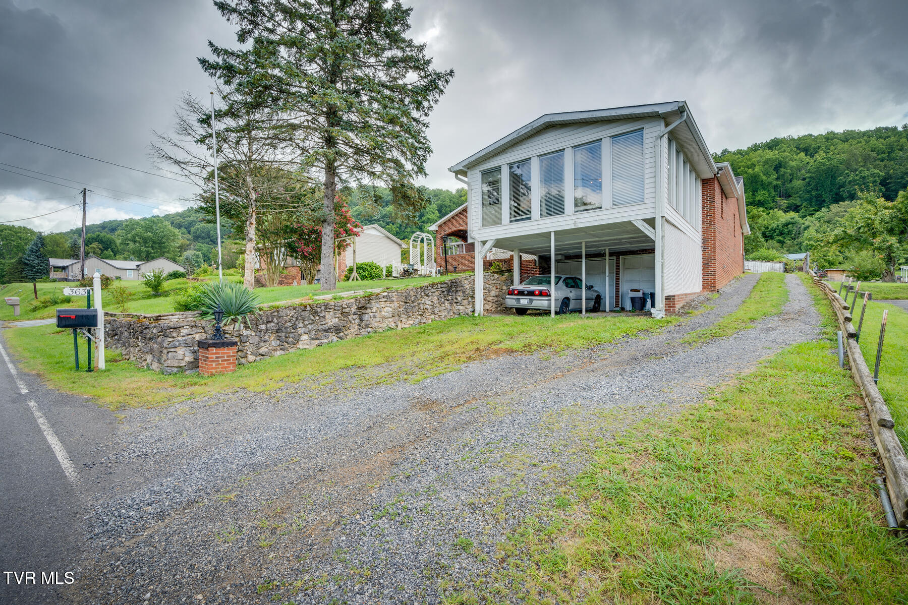 363 Cooks Valley Road Kingsport, TN 37664 - Photo 3 of 35 003
