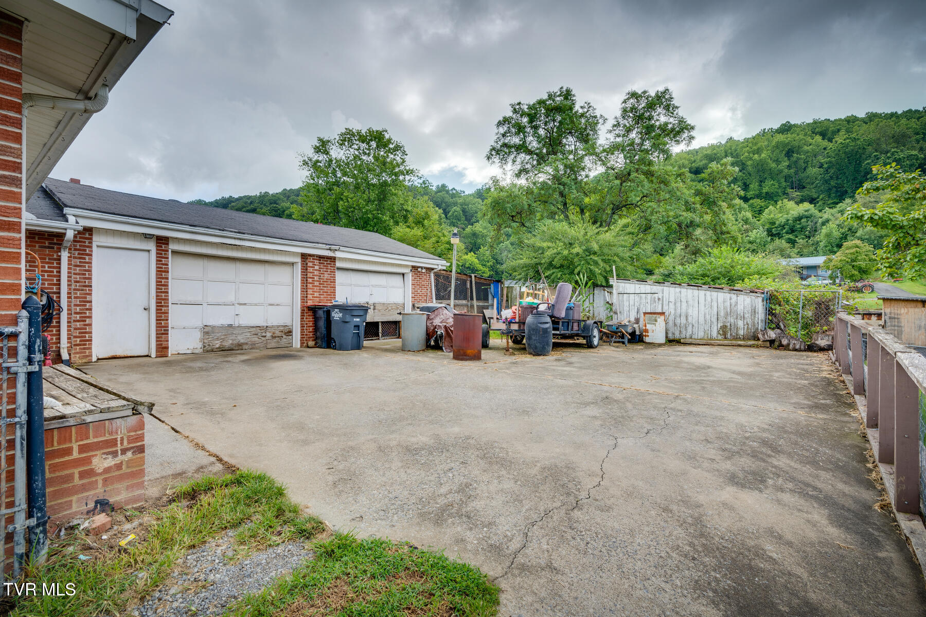363 Cooks Valley Road Kingsport, TN 37664 - Photo 8 of 35 032