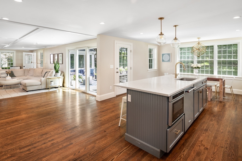 122 Smith Drive Westwood, MA 02090 - Photo 5 of 31