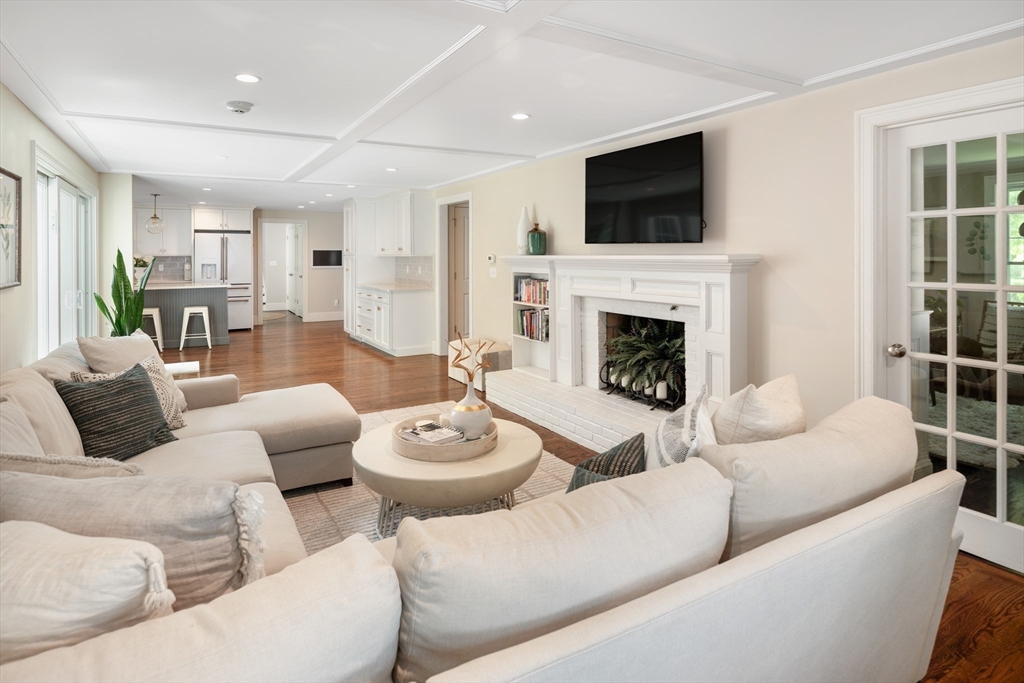 122 Smith Drive Westwood, MA 02090 - Photo 7 of 31