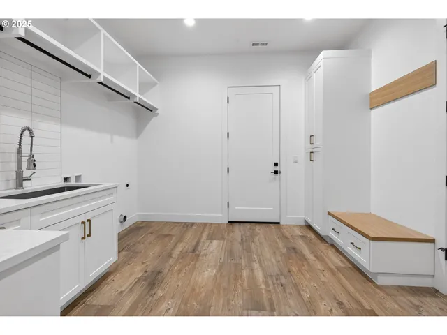 $1,359,000 | 15628 Northeast Caples Road, Brush Prairie, WA 98606