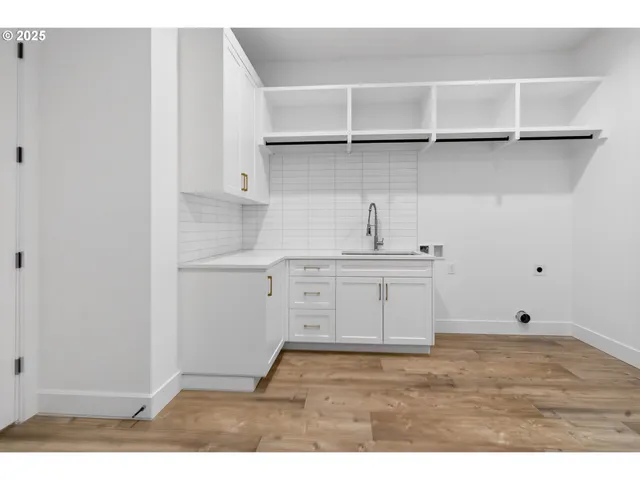 $1,359,000 | 15628 Northeast Caples Road, Brush Prairie, WA 98606