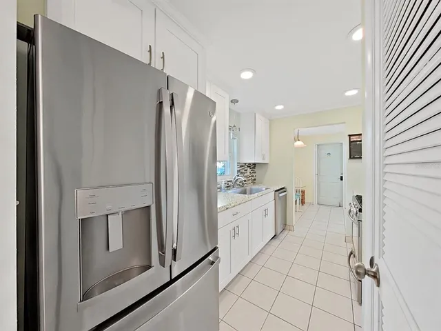 $1,900 | 10038 62nd Avenue North, Unit 8, St. Petersburg, FL 33708