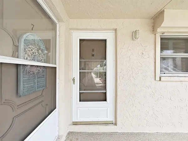 $1,900 | 10038 62nd Avenue North, Unit 8, St. Petersburg, FL 33708