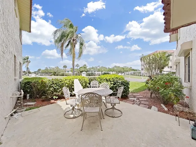 $1,900 | 10038 62nd Avenue North, Unit 8, St. Petersburg, FL 33708