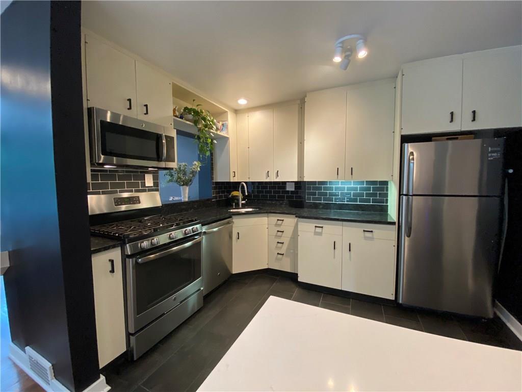 1934 Murdoch Road Pittsburgh, PA 15217 - Photo 7 of 25