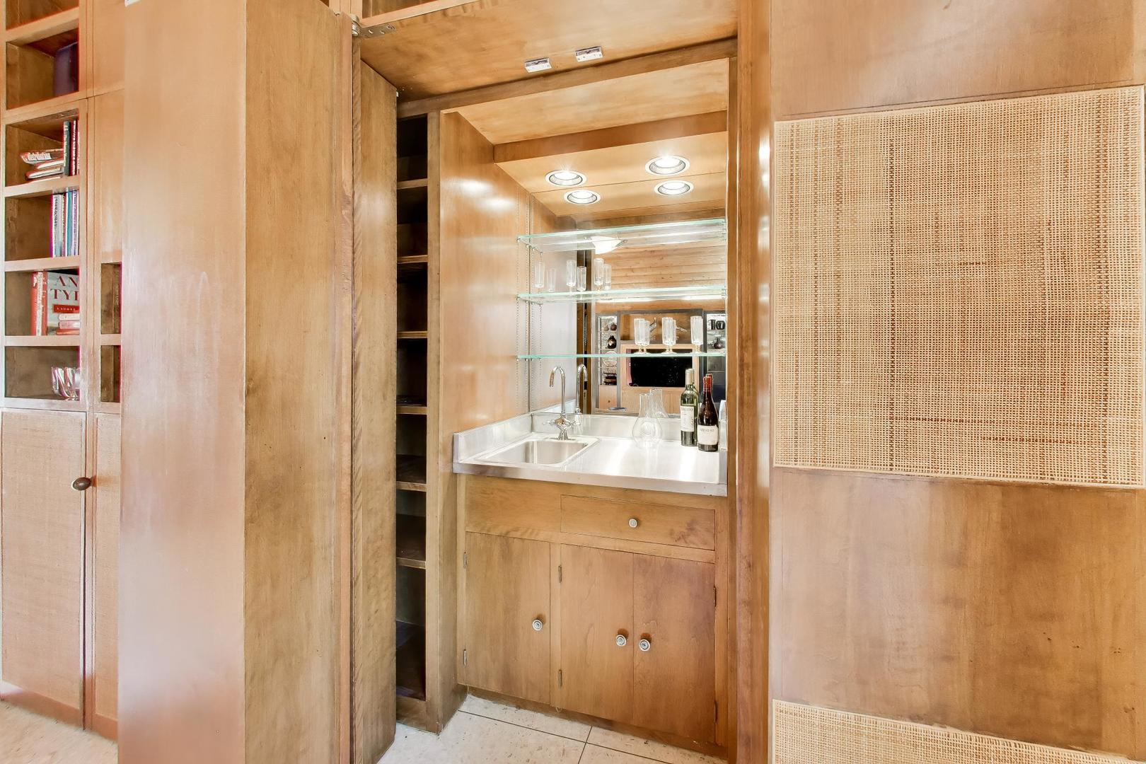 42 Woodley Road Winnetka, IL 60093 - Photo 11 of 63 Gallery Image 11