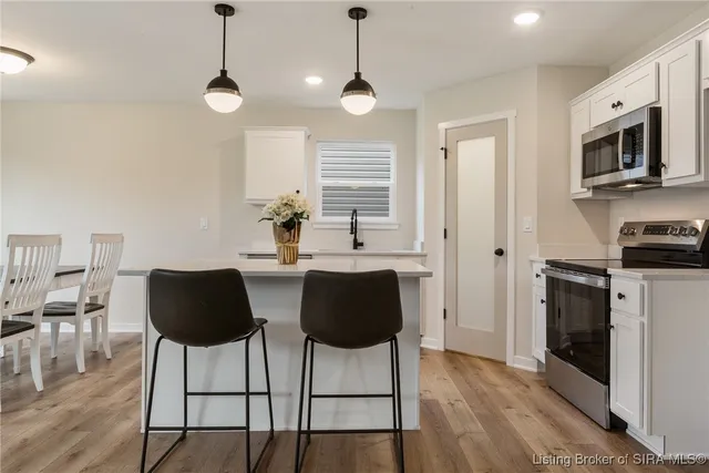 $279,900 | 5703 Harmony Wds Drive, Memphis, IN 47143