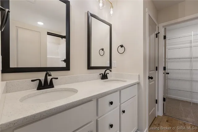 $279,900 | 5703 Harmony Wds Drive, Memphis, IN 47143