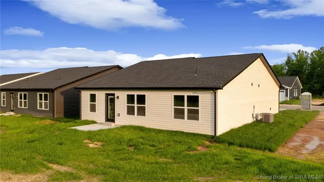 $279,900 | 5703 Harmony Wds Drive, Memphis, IN 47143