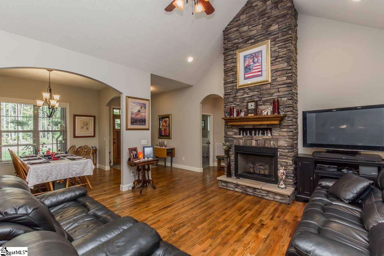 4448 South King Road Greer, SC 29651 - Photo 5 of 30