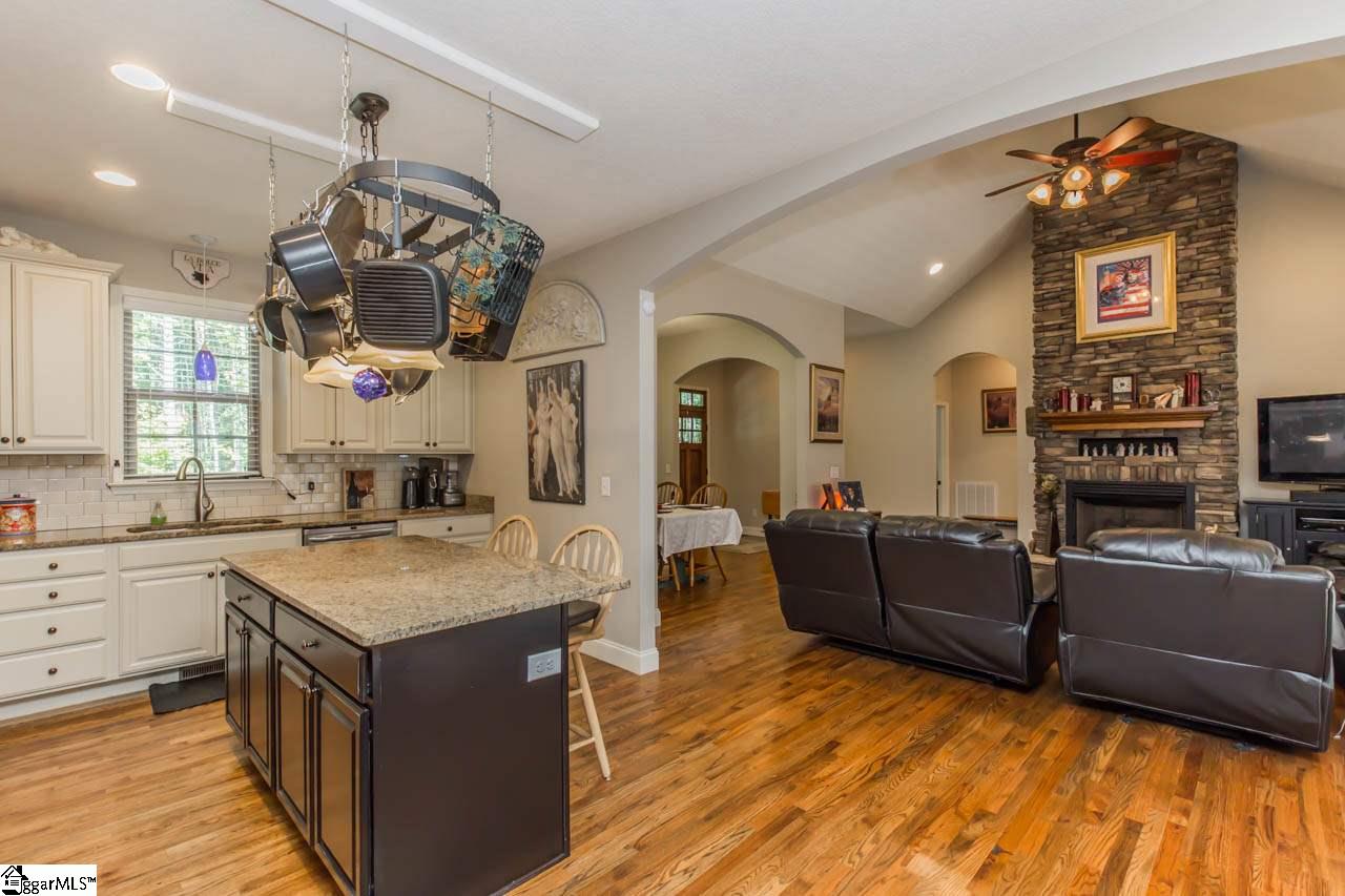 4448 South King Road Greer, SC 29651 - Photo 6 of 30