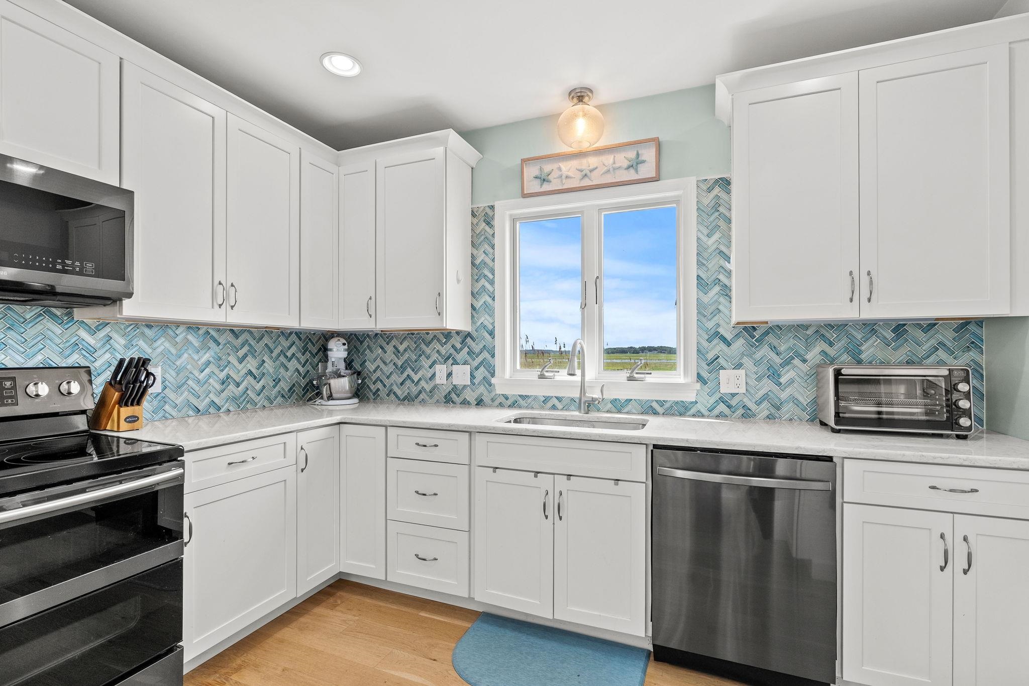 527 Ocean Boulevard Hampton, NH 03842 - Photo 15 of 38