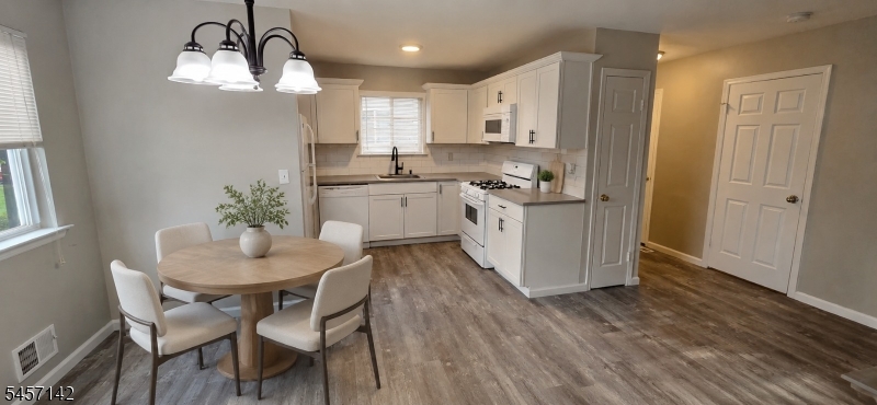 910 Reed Court Flemington, NJ 08822 - Photo 12 of 24 Gallery Image 12