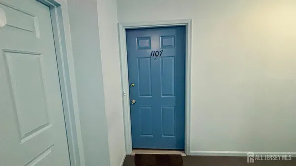 $2,350 | 1107 Woodhaven Drive, Edison, NJ 08817