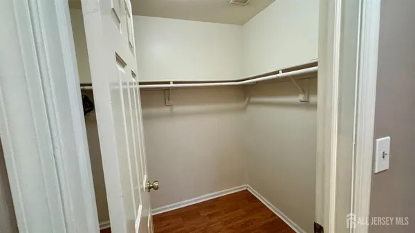 $2,350 | 1107 Woodhaven Drive, Edison, NJ 08817