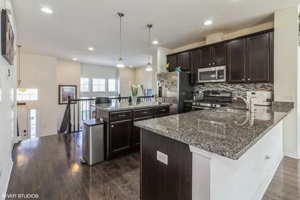 $3,100 | 4271 Liberty Street, Aurora, IL 60504