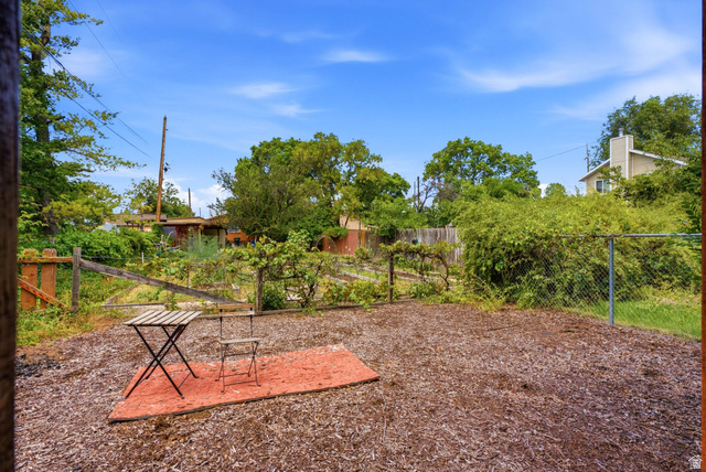 633 500 North Provo, UT 84601 - Photo 14 of 59 Garden/multi-use space behind studio