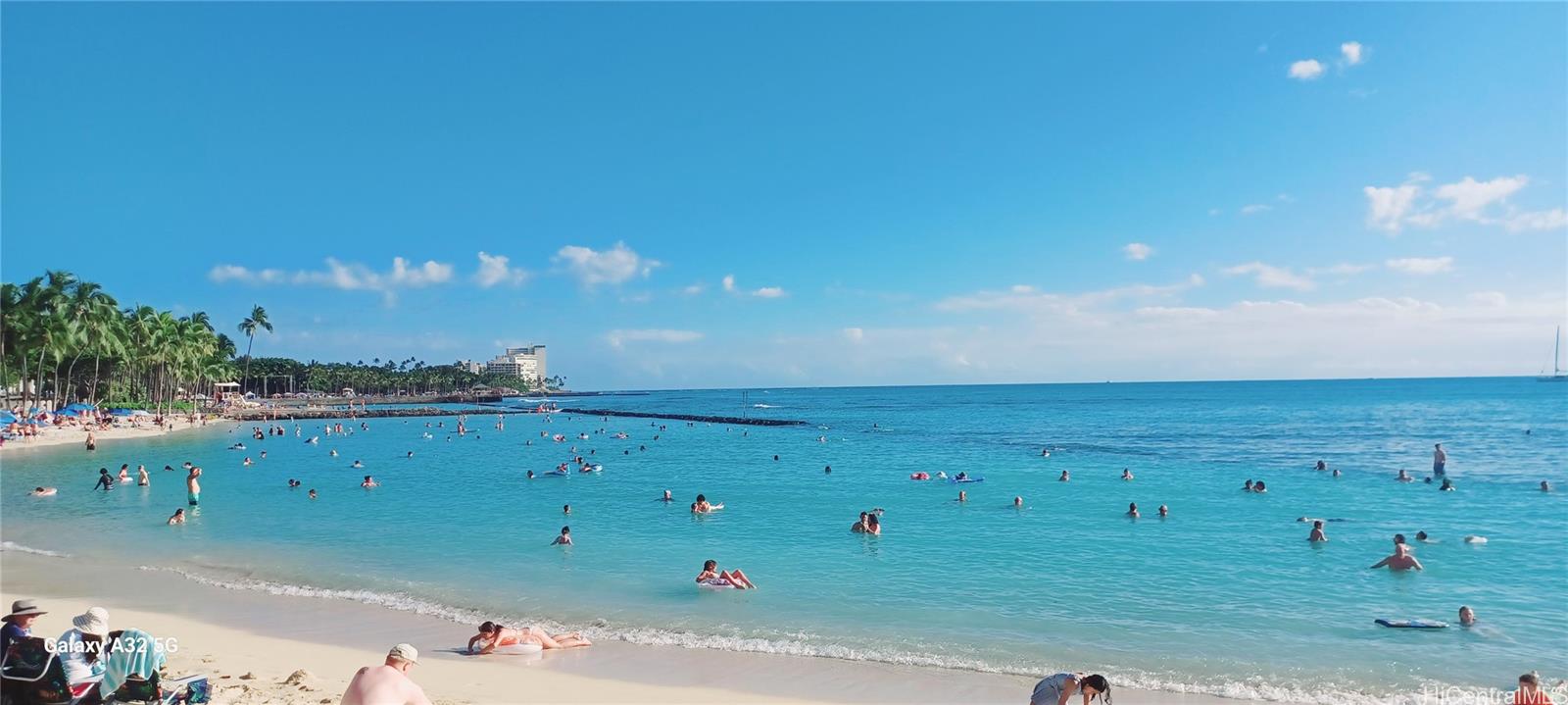 423 Kaiolu Street, Unit 106 Honolulu, HI 96815 - Photo 25 of 25 a view of an ocean beach