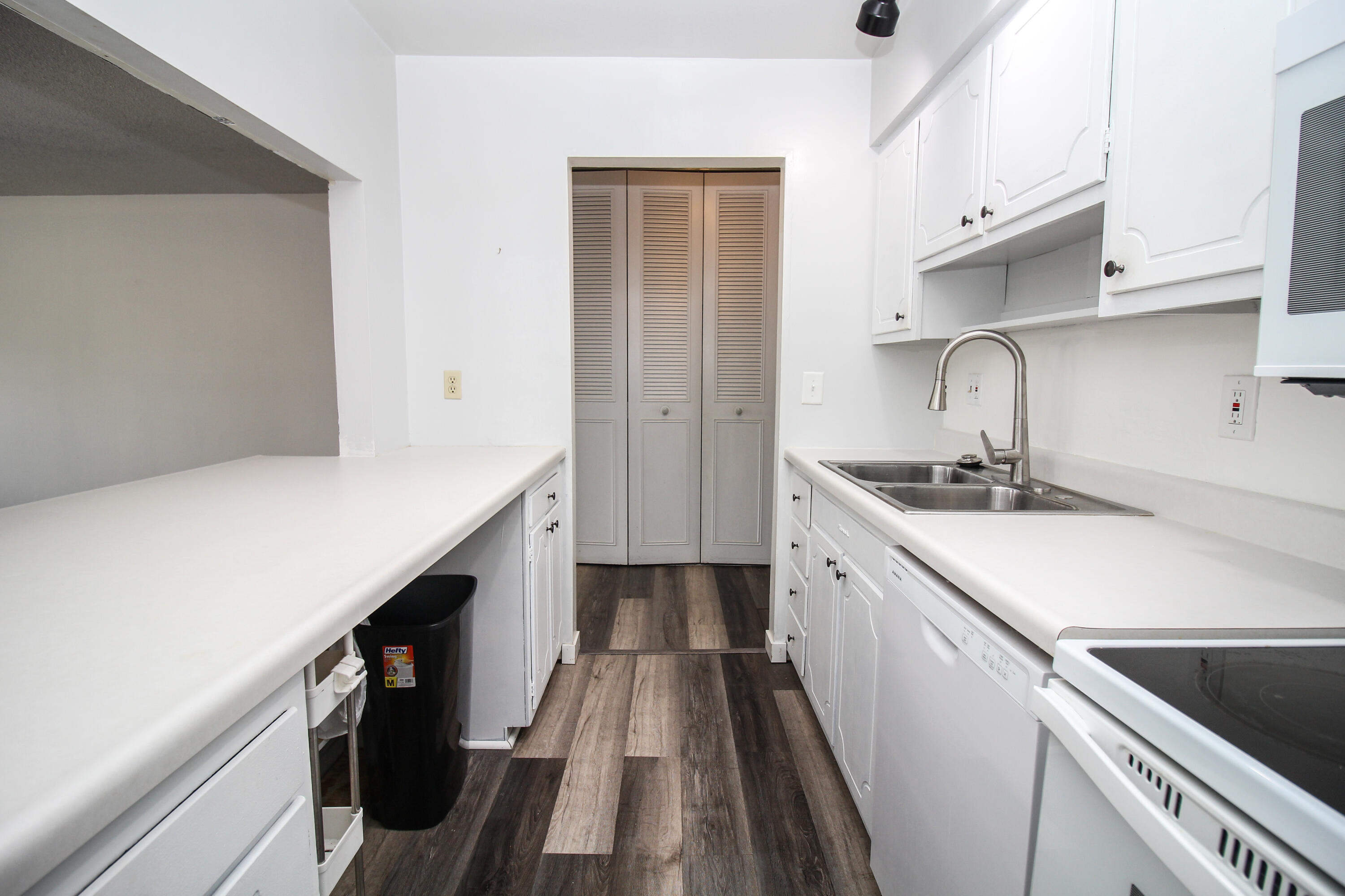 173 East Michigan Avenue, Unit 203B Three Rivers, MI 49093 - Photo 7 of 23 E Michigan-3
