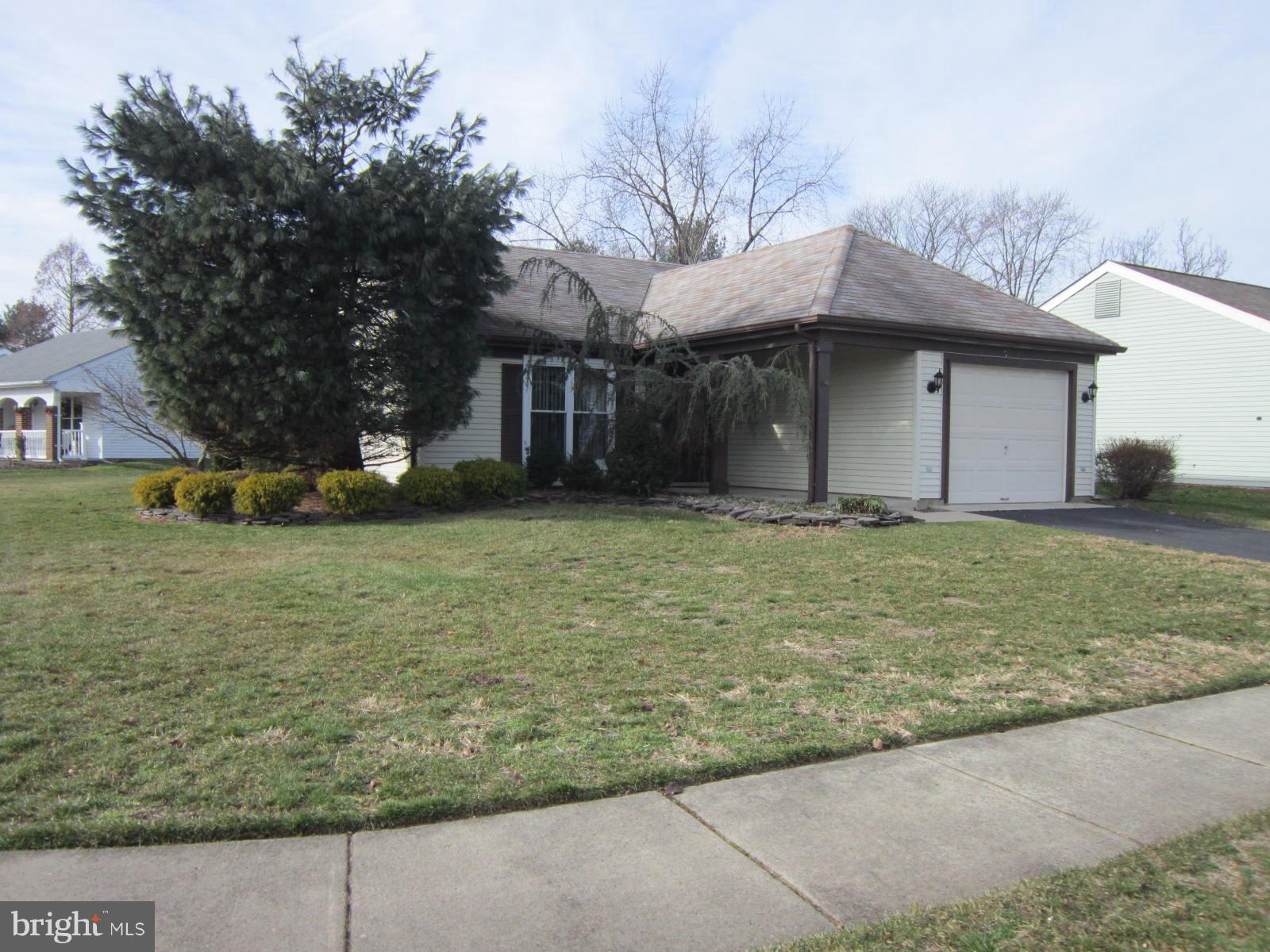 7 Ingham Way Southampton, NJ 08088 - Photo 1 of 20 Corner Lot