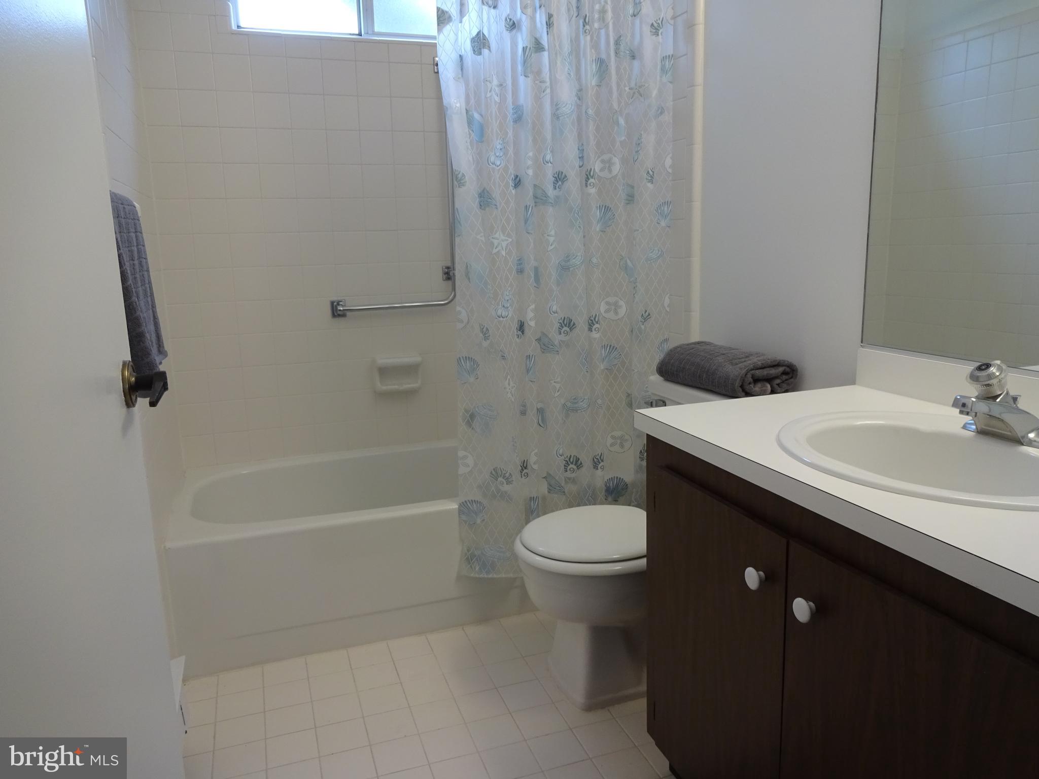 7 Ingham Way Southampton, NJ 08088 - Photo 14 of 20 Main Bathroom