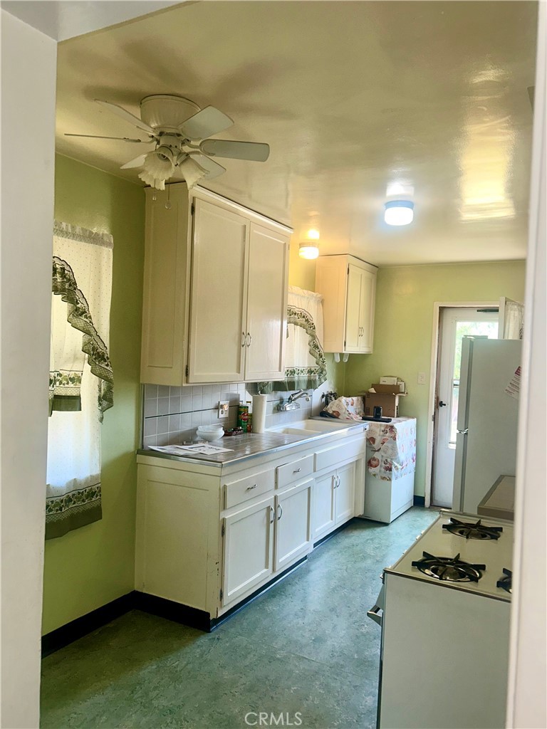 15712 Lambert Road Whittier, CA 90604 - Photo 6 of 18 Kitchen 2