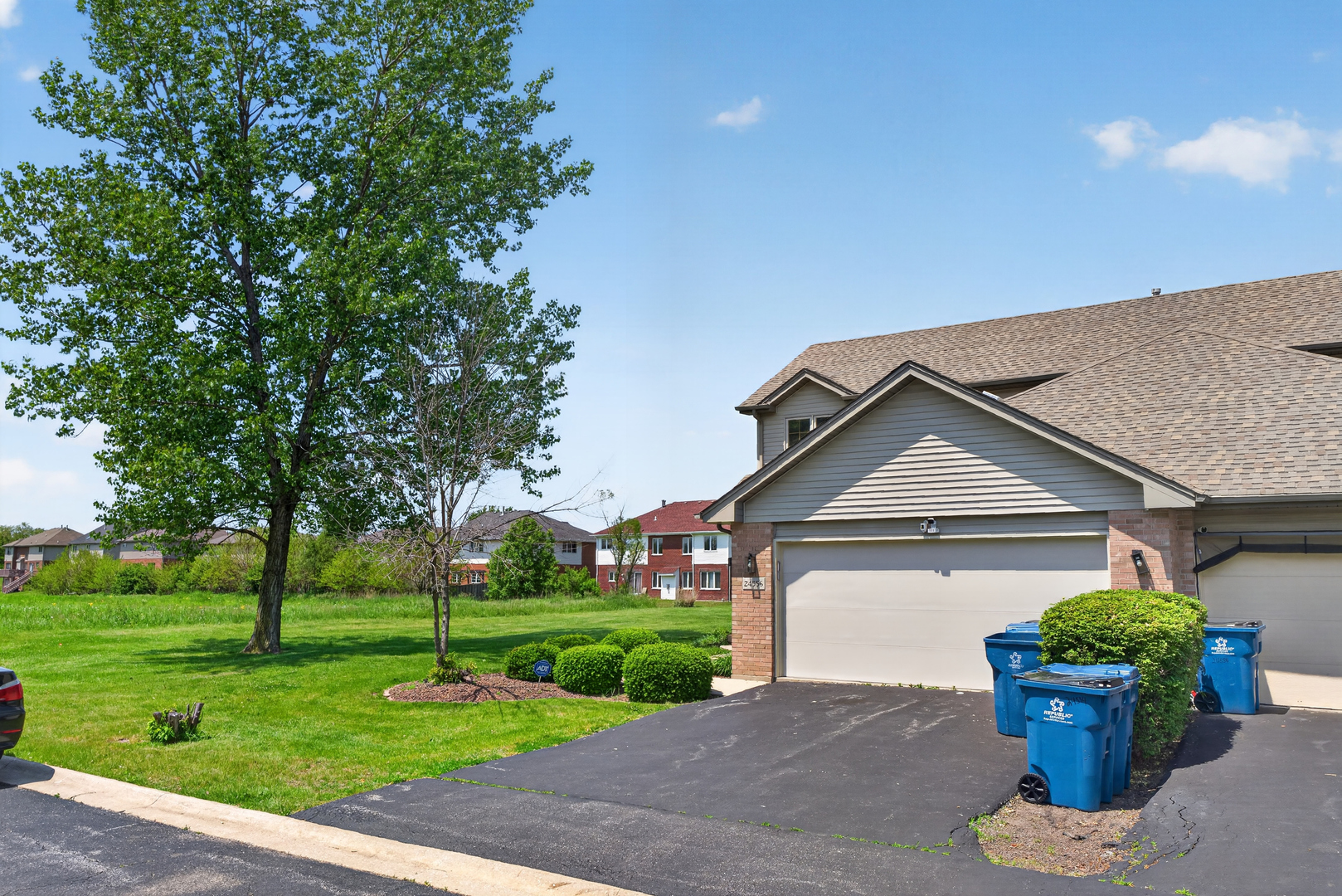 24556 Independence Boulevard Crete, IL 60417 - Photo 2 of 33