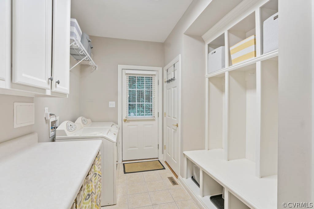 14837 Felbridge Way Midlothian, VA 23113 - Photo 20 of 50 a bathroom with a sink and a bathtub