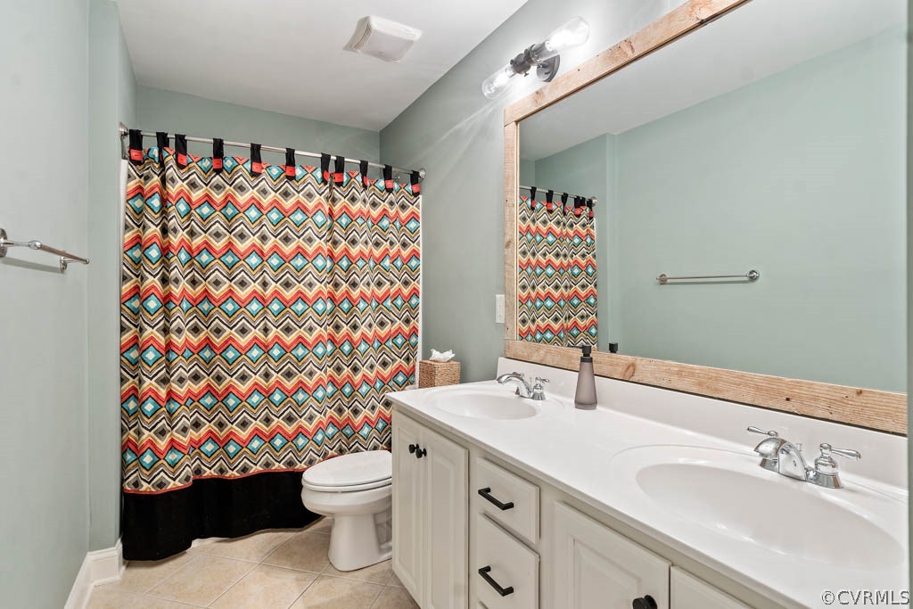 14837 Felbridge Way Midlothian, VA 23113 - Photo 30 of 50 a bathroom with a sink toilet and a mirror