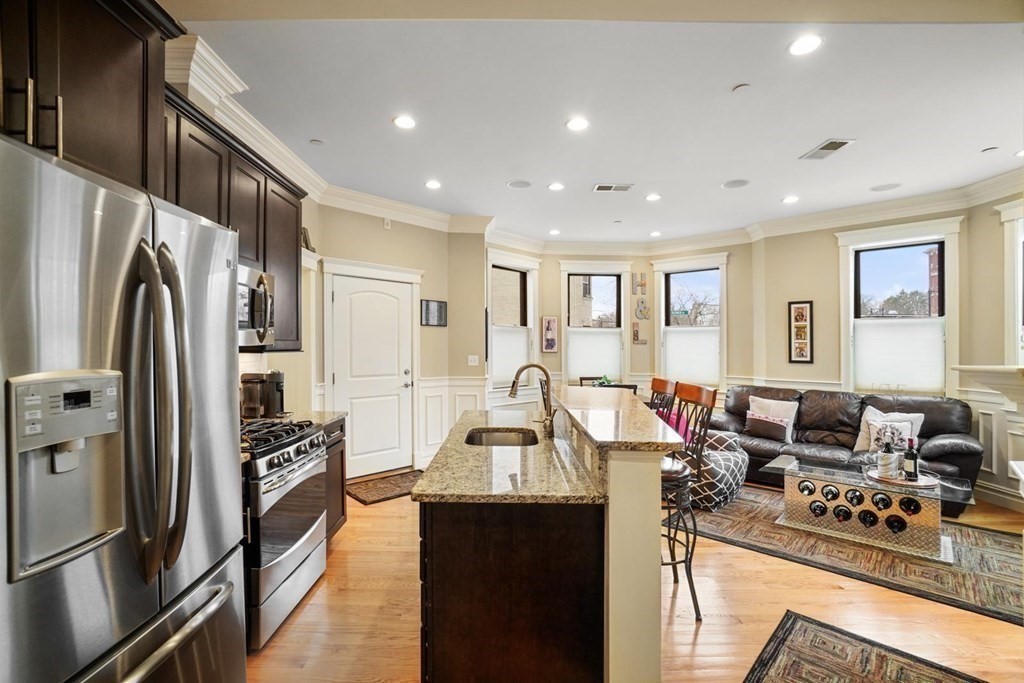 909 Beacon Street, Unit 2 Boston, MA 02215 - Photo 3 of 14