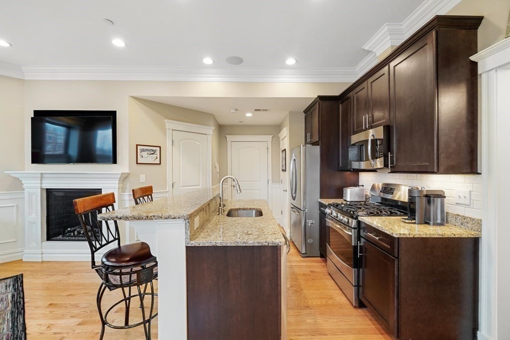 909 Beacon Street, Unit 2 Boston, MA 02215 - Photo 6 of 14