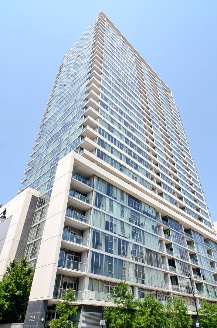 1720 South Michigan Avenue, Unit 3113 Chicago, IL 60616 - Photo 1 of 5 a front view of a building