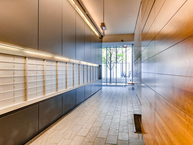 1720 South Michigan Avenue, Unit 3113 Chicago, IL 60616 - Photo 4 of 5 a view of a balcony