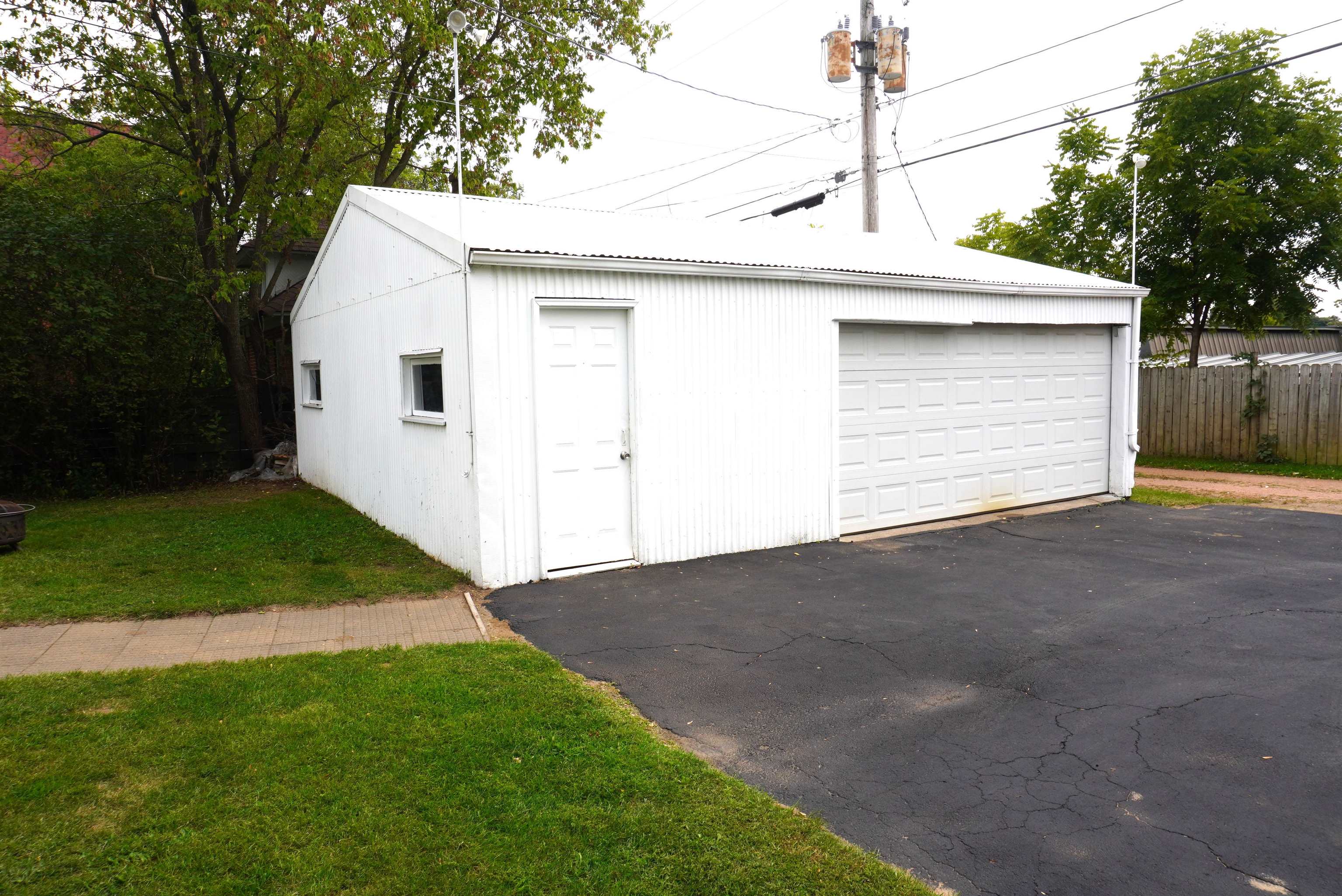 1605 East Main Street Merrill, WI 54452 - Photo 3 of 46 Gallery Image 3