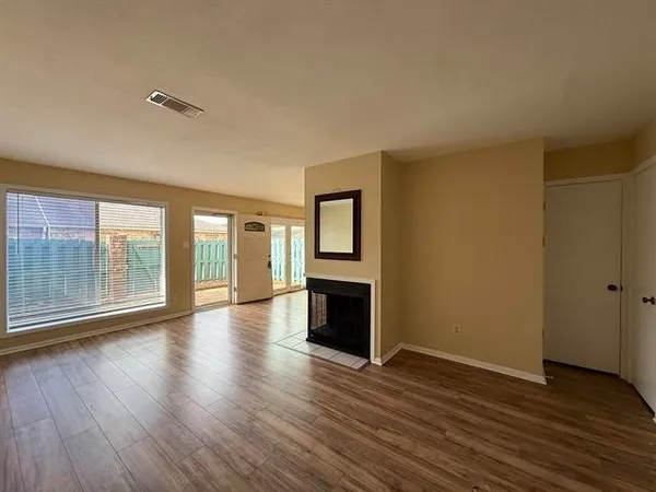 $1,295 | 553 Georgetown Street, Beaumont, TX 77707